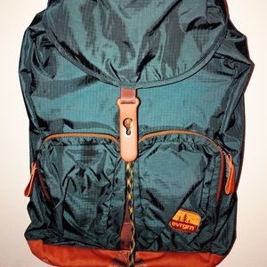 Evrgrn traveling pack
